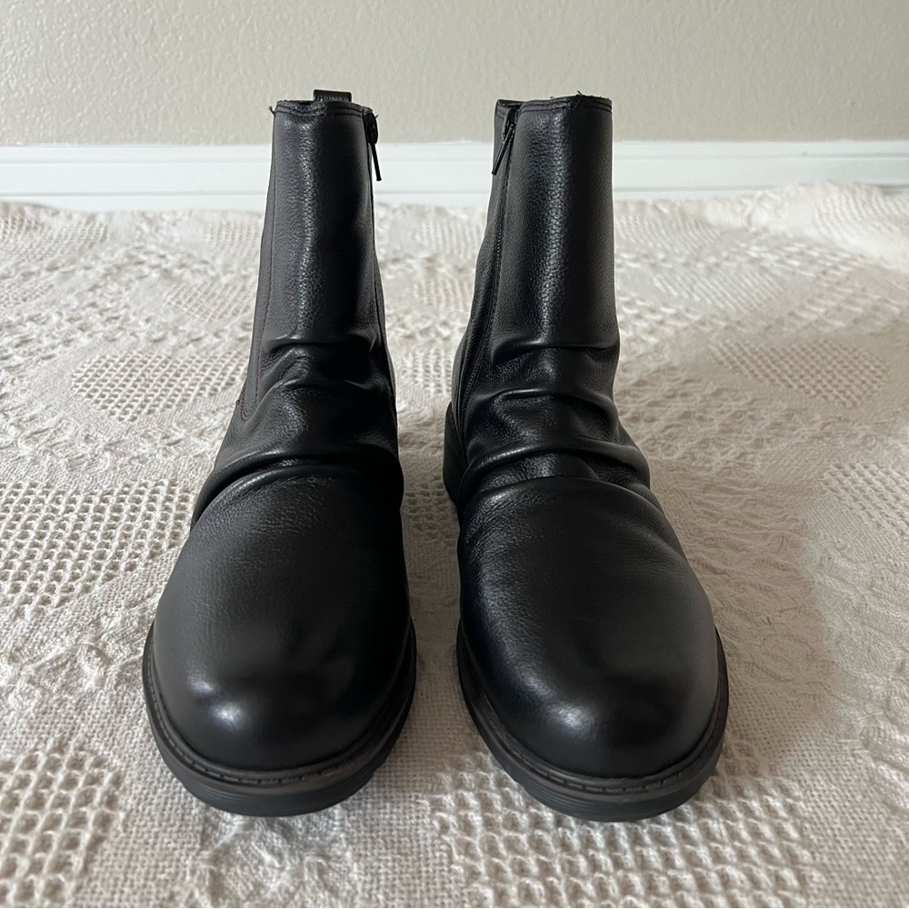 Clarks Collection Hearth Love Pebbled Black Leather Ankle Boots Size 10 Comfort - Picture 9 of 13